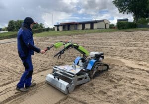 Reinigung Sand Reitplatz dressurplatz Rennbahn